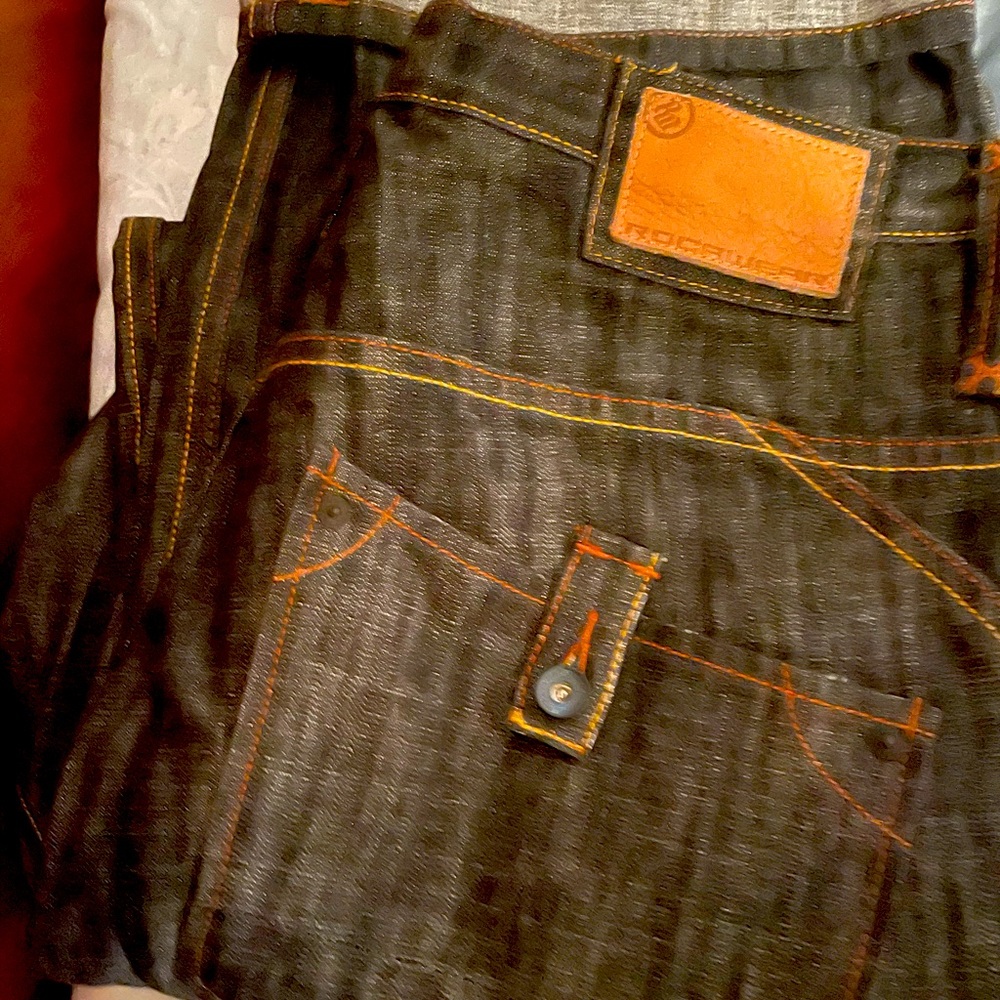 Classic Rocawear gently used men’s jeans.